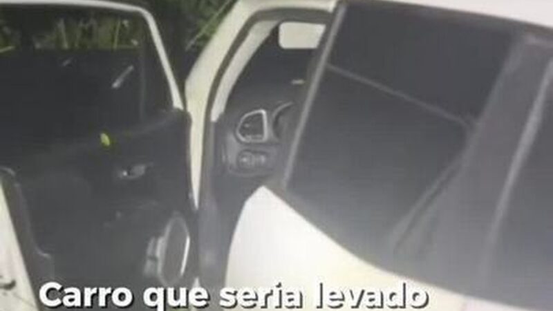 Carro apreendido após fuga em RO durante tentativa de contrabando