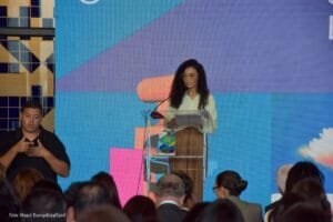 Inovação Sustentável: Amapaense Recebe Prêmio Jovem Cientista por Projeto de Energia Solar