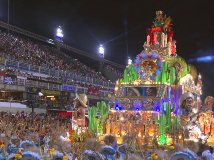 Acadêmicos de Niterói é rebaixada após desfile polêmico