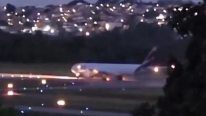 Avião aborta decolagem em alta velocidade no Aeroporto de Guarulhos