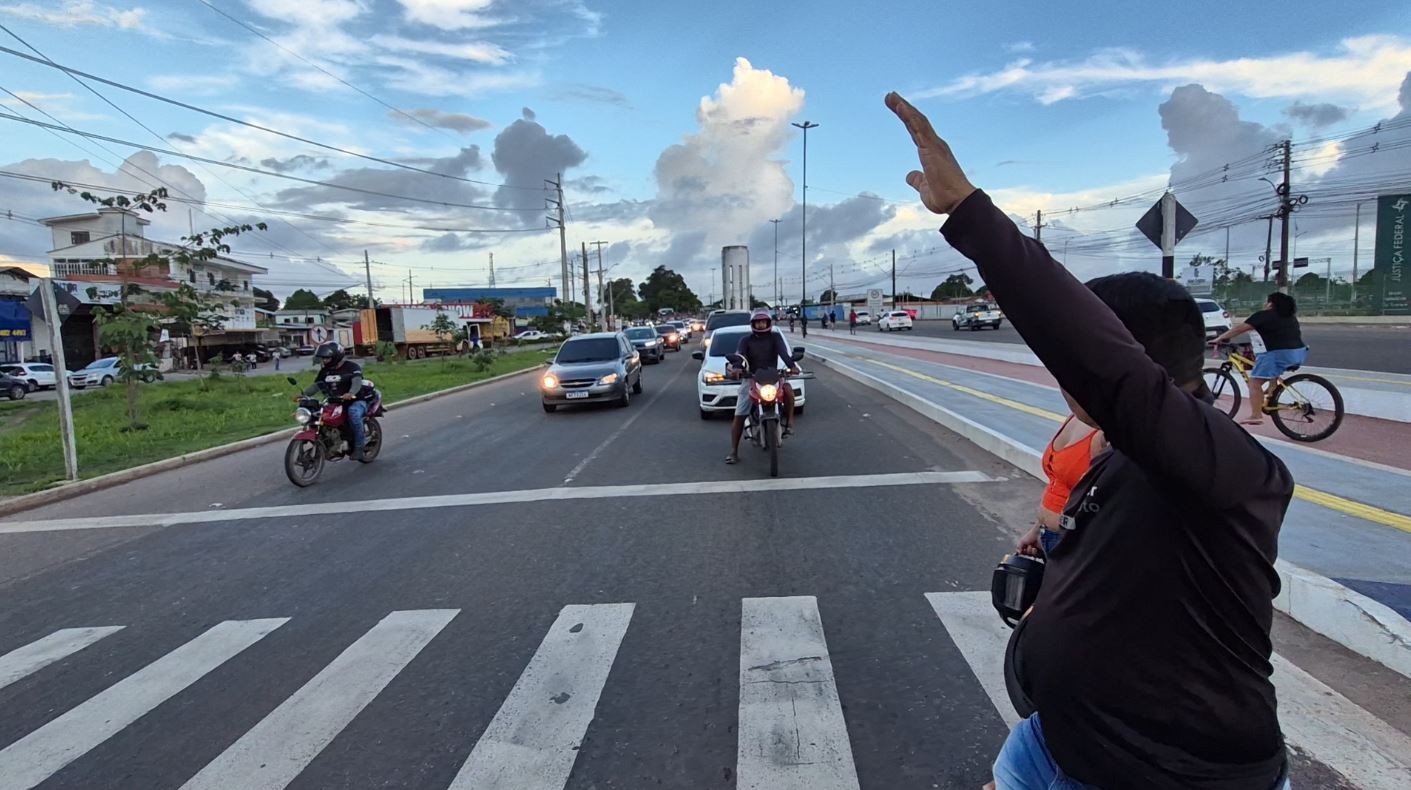 Comunidade pede passarela em frente a hospital infantil em Macapá