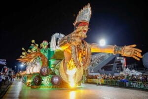 Reino Unido da Liberdade conquista 3º lugar no Carnaval de Manaus 2026