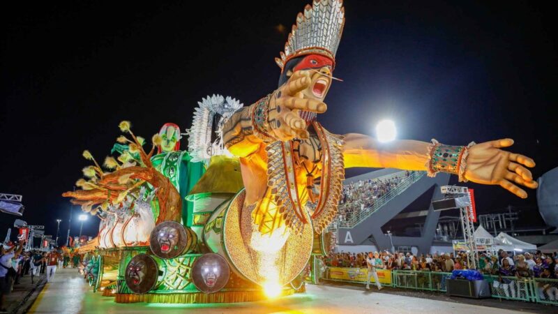 Reino Unido da Liberdade conquista 3º lugar no Carnaval de Manaus 2026