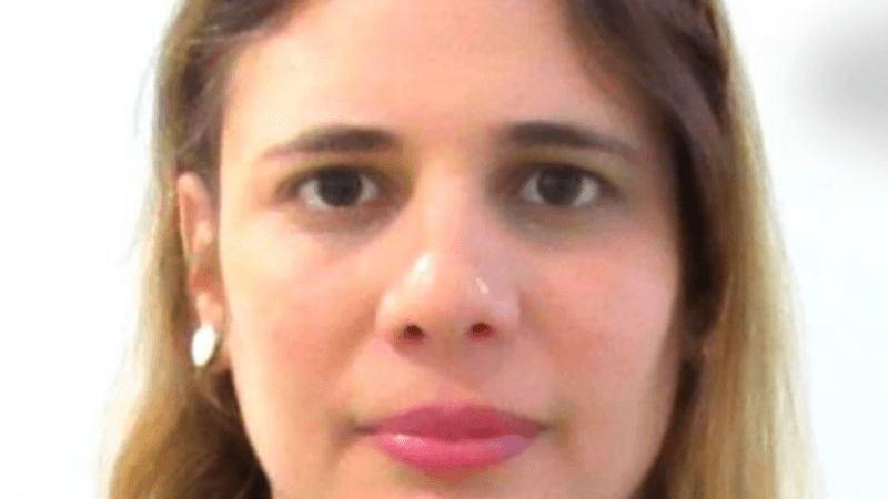 Professora morre após ser atacada por aluno em faculdade