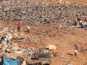 Justiça determina medidas urgentes para encerrar lixão e conter riscos à saúde no Acará,