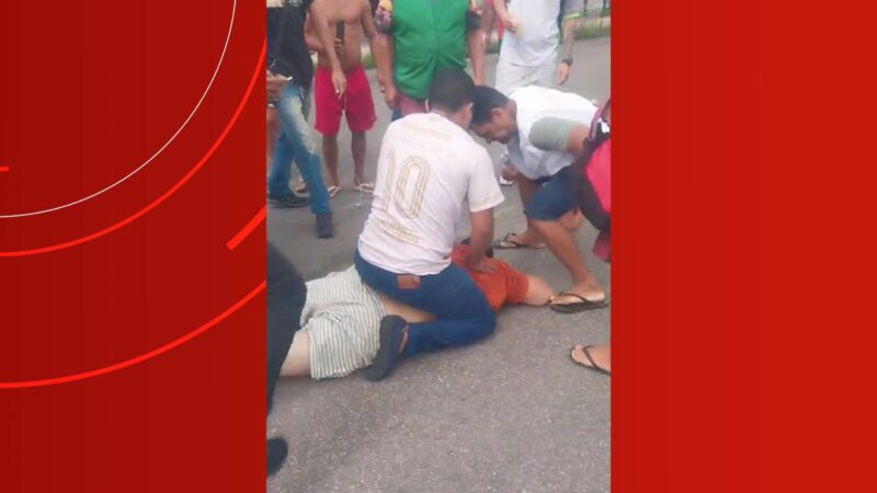 Homem esfaqueia ex-namorada em terminal de ônibus em Manaus