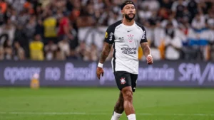 Memphis Depay perde pênalti em clássico Corinthians x Palmeiras