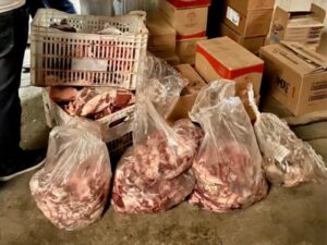 Apreensão de 200kg de alimentos estragados em supermercados do AC