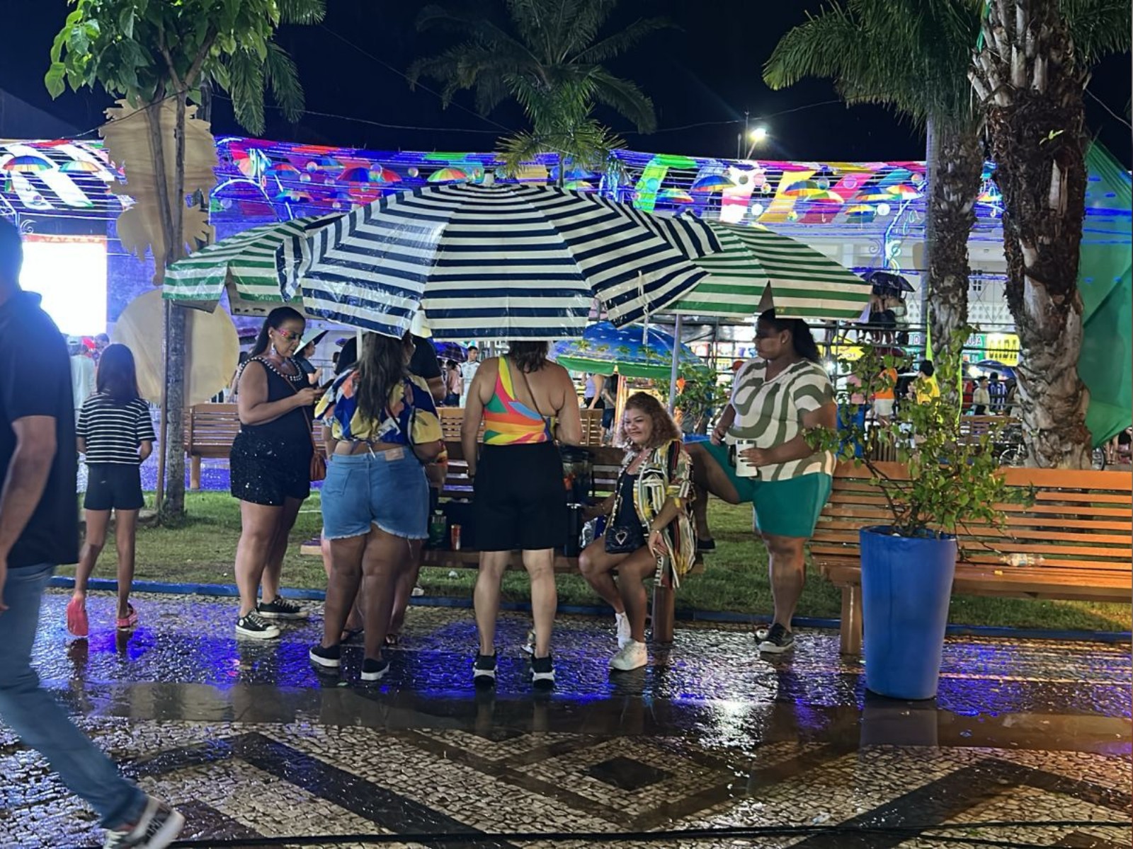 Desfile de blocos carnavalescos adiado em Rio Branco devido à chuva