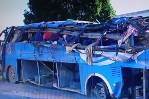 Acidente com Ônibus de trabalhadores rurais deixa Seis mortos em SP