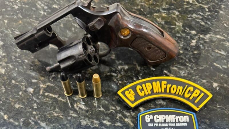 Homem preso após ameaçar clientes com arma em bar em São Luiz