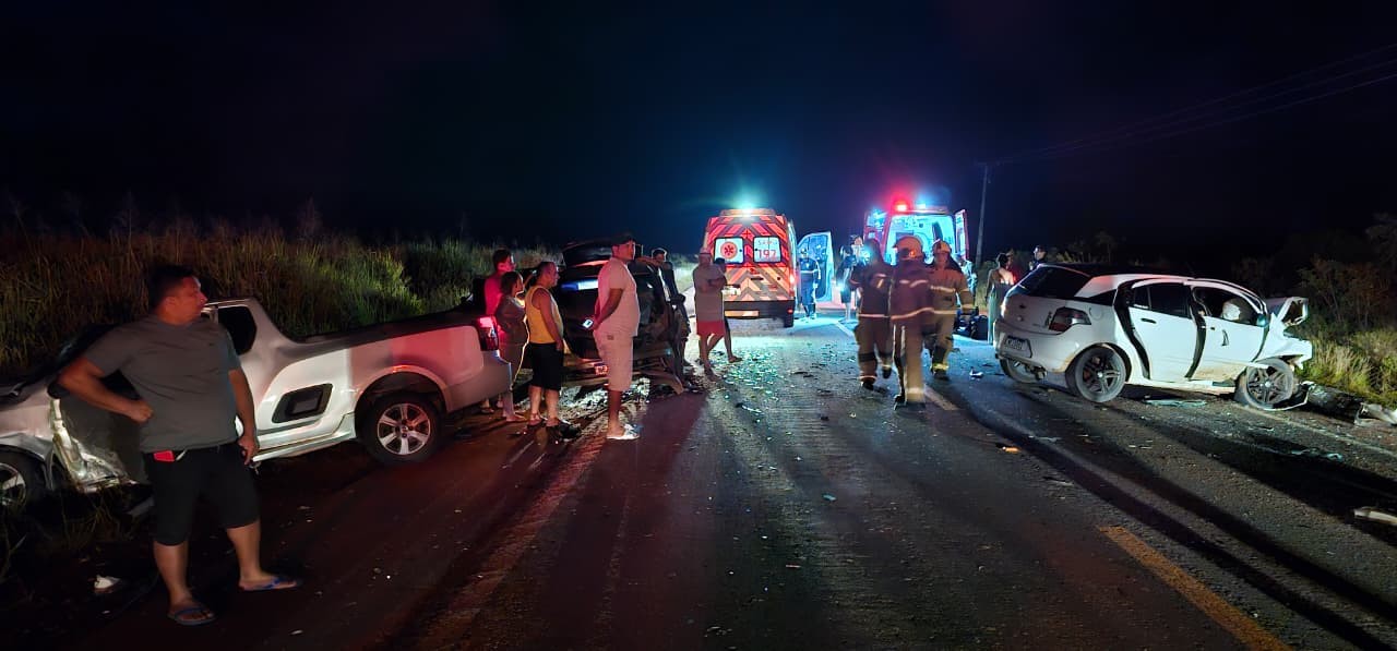 Acidente com três carros na BR-156 no Amapá deixa sete feridos