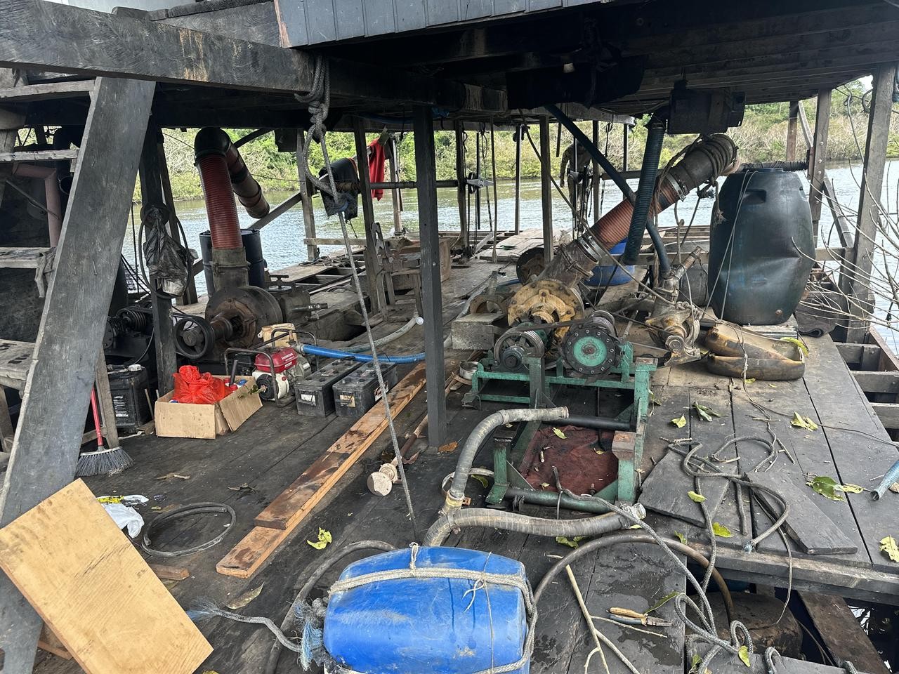 Operação Leviatã II: Combate ao Garimpo Ilegal no Rio Madeira Resulta na Inutilização de 47 Embarcações