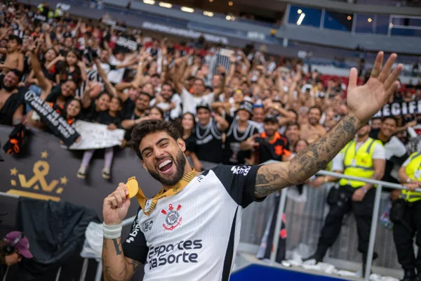 Corinthians confirma lesão de Yuri Alberto na coxa esquerda