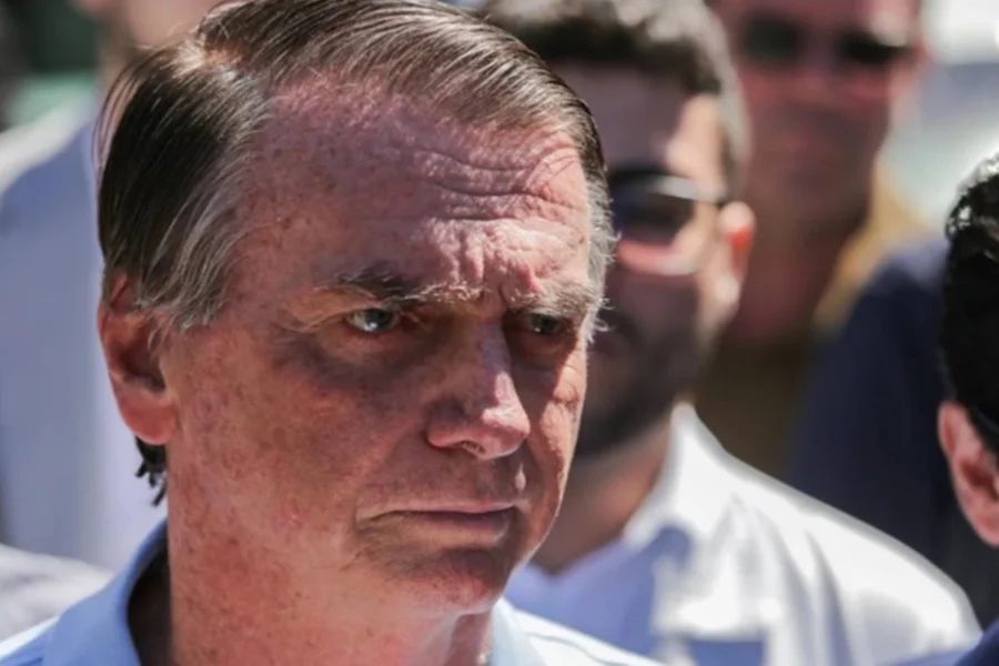 Atualização sobre a Saúde de Jair Bolsonaro: Médico Recomenda Transferência para Domicílio