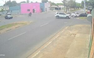 Acidente em Boa Vista Envolve Quatro Veículos e Deixa Mulher Ferida