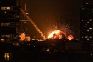 A Rotina de um Brasileiro em Meio ao Conflito entre EUA, Israel e Irã