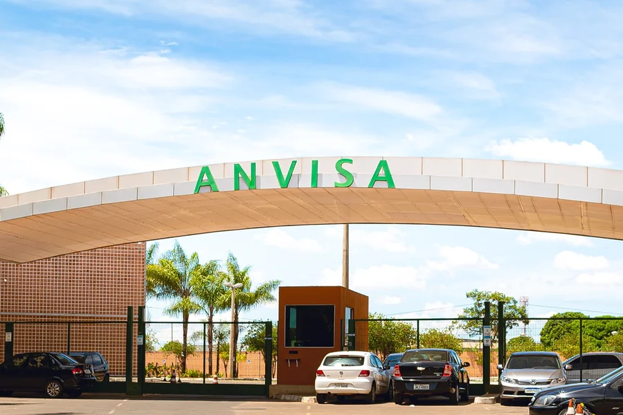 Anvisa Emite Alerta Sobre Riscos Hepáticos Associados ao Uso de Cúrcuma