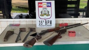 Suspeito de Posse Ilegal de Armas Escapa da Polícia em Belterra