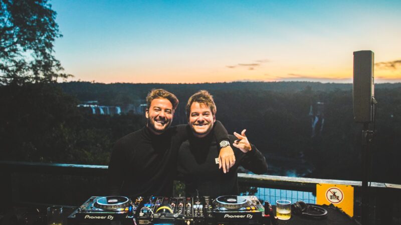 Dubdogz Leva a Música Eletrônica ao Mercado de Origem da Amazônia em Manaus