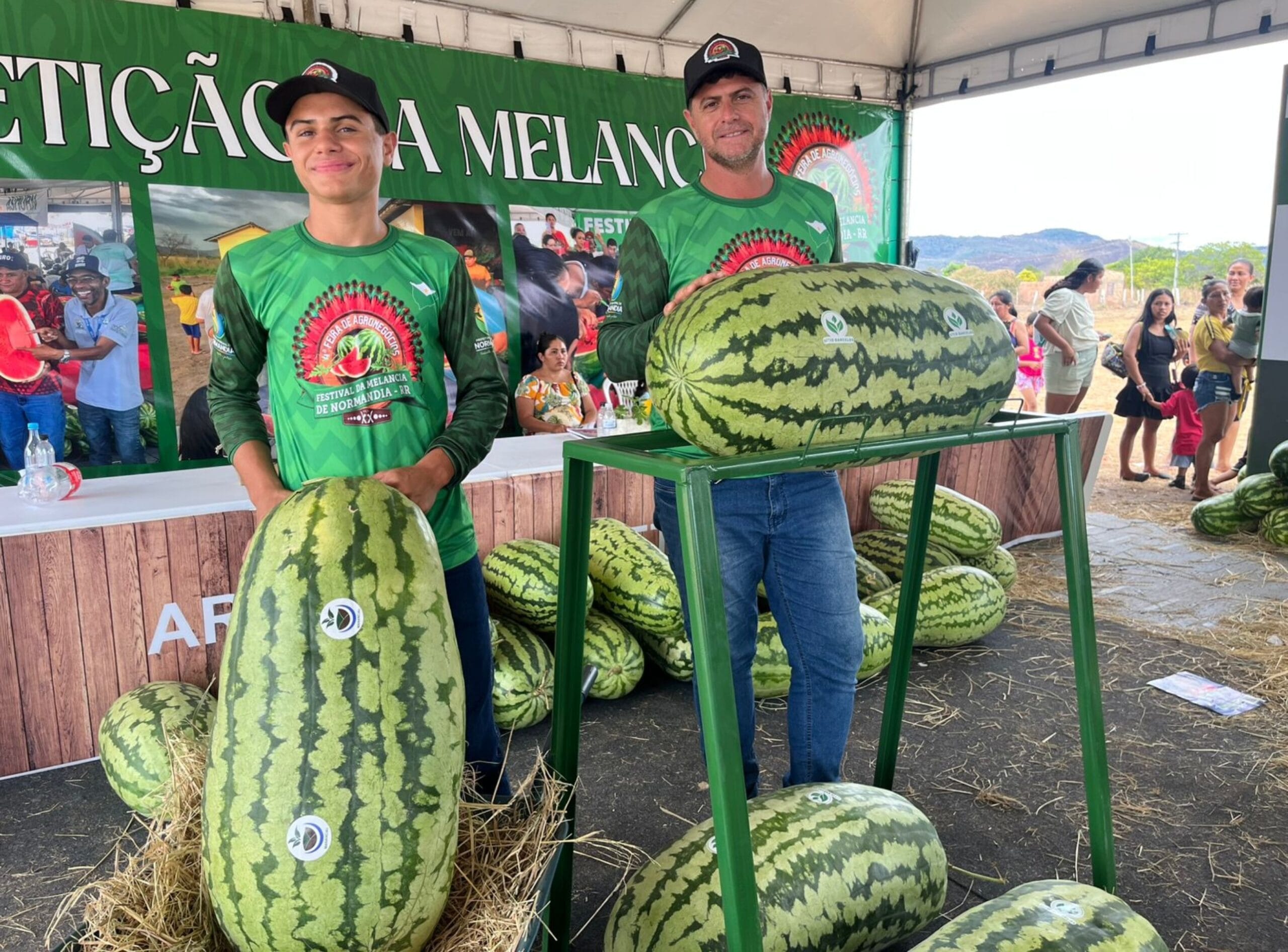 Melancias Gigantes Fazem Sucesso em Festival de Normandia, Roraima