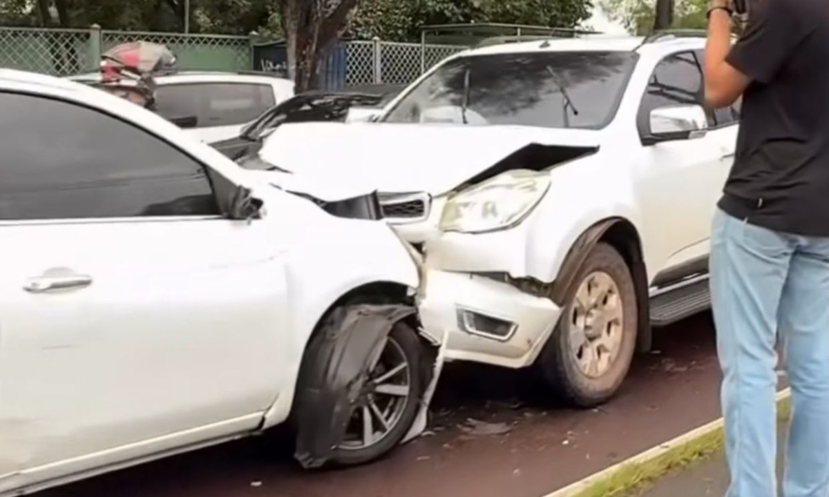 Acidente na Avenida Djalma Batista: Carro na Contramão Colide com Dois Veículos