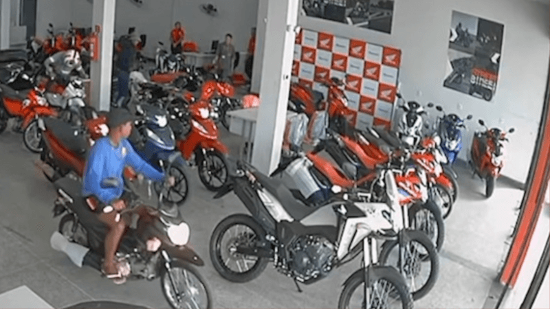 Prisão de Suspeitos e Recuperação de Motocicleta Após Assalto em Ananindeua