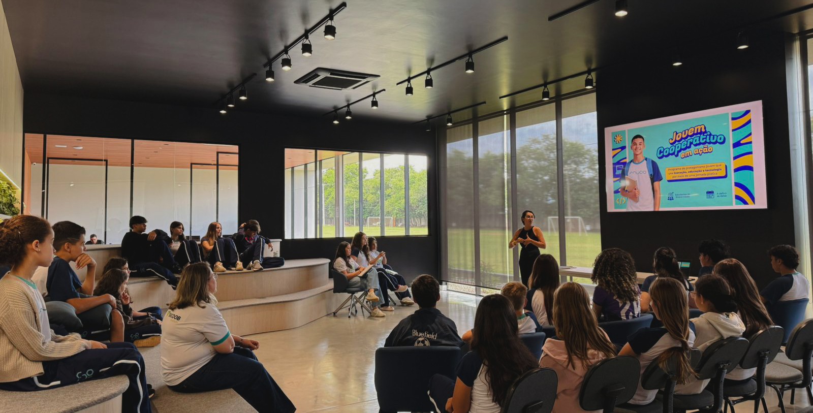 Programa Jovem Cooperativo em Ação: Inovação e Aprendizado na Favoo