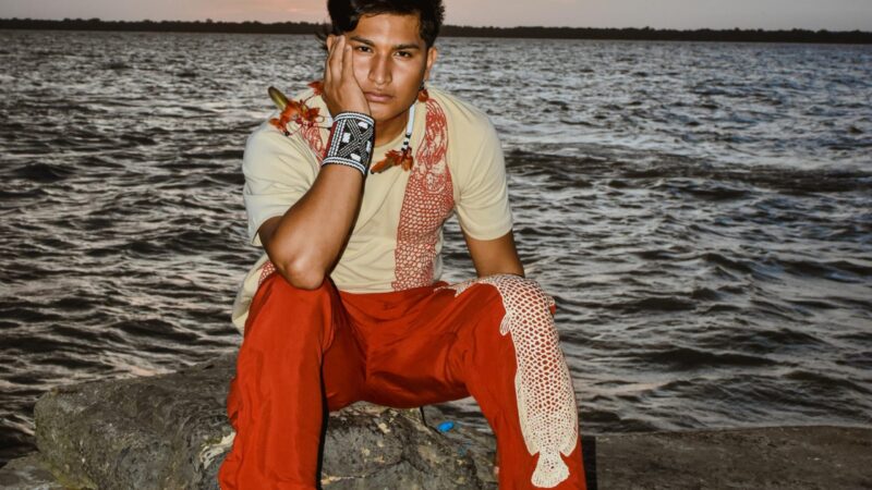 Kállisson Wapichana: O Influenciador Indígena que Valoriza Saberes Tradicionais nas Redes Sociais