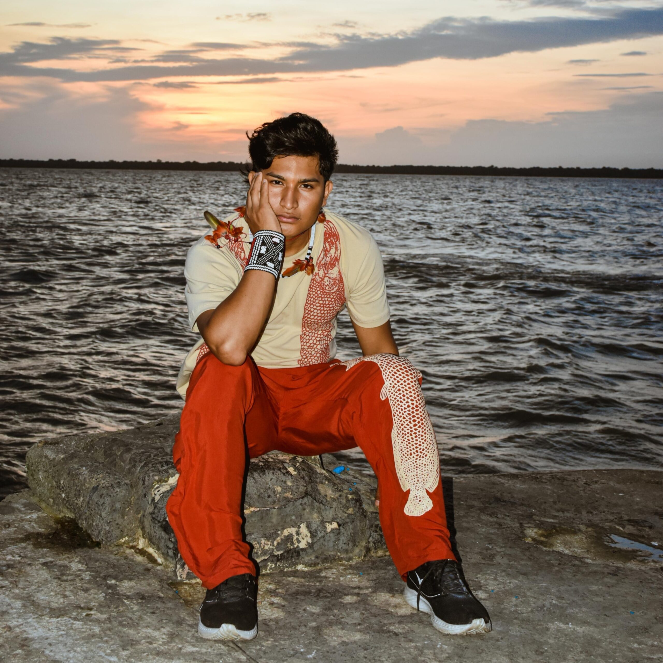 Kállisson Wapichana: O Influenciador Indígena que Valoriza Saberes Tradicionais nas Redes Sociais