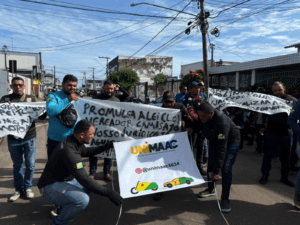 Motociclistas de Aplicativo Realizam Protesto Contra Regulamentação em Rio Branco
