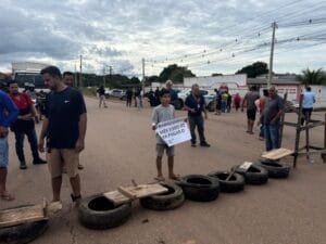Moradores da Cidade do Povo Bloqueiam BR-364 em Protesto por Melhorias