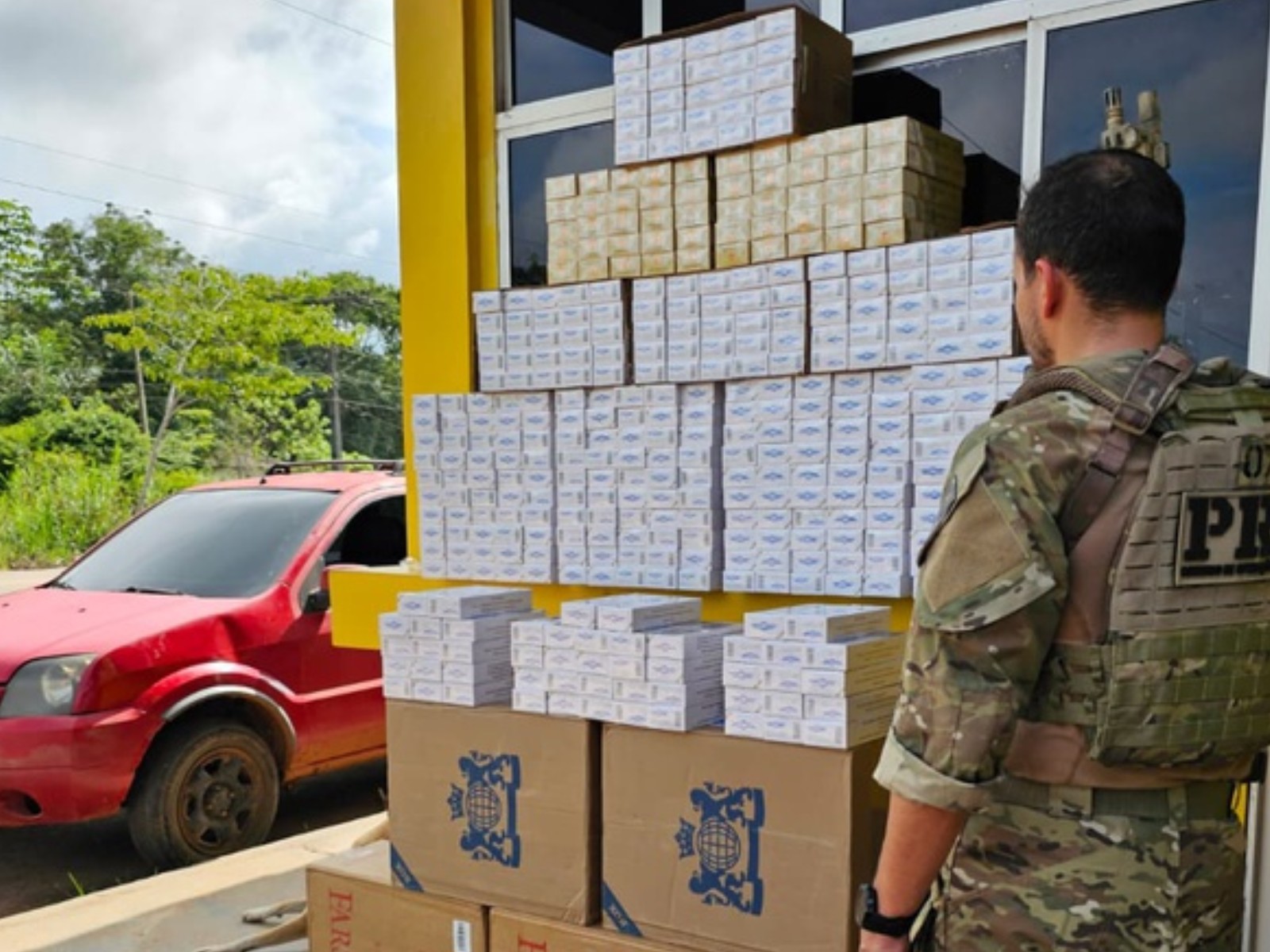 Polícia Rodoviária Federal Apreende 12 Mil Maços de Cigarros no Acre em Operação na BR-364