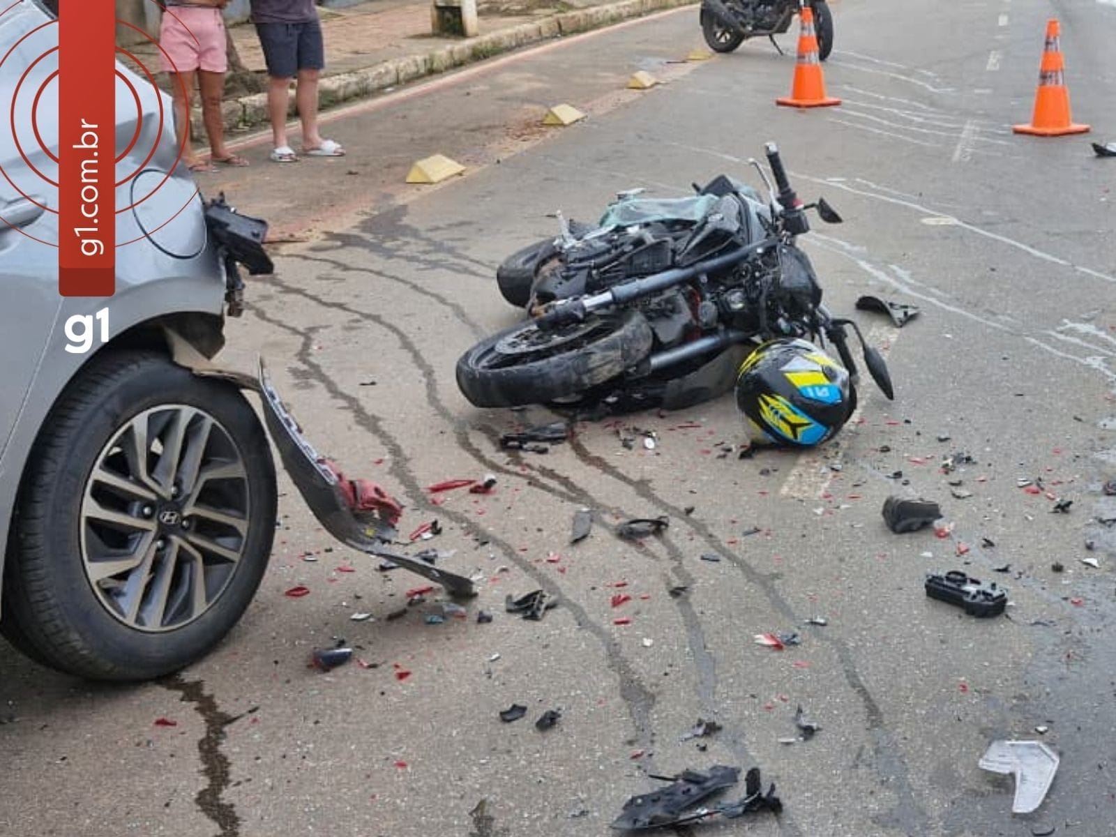 Motociclista em estado grave após acidente com carro estacionado em Rio Branco