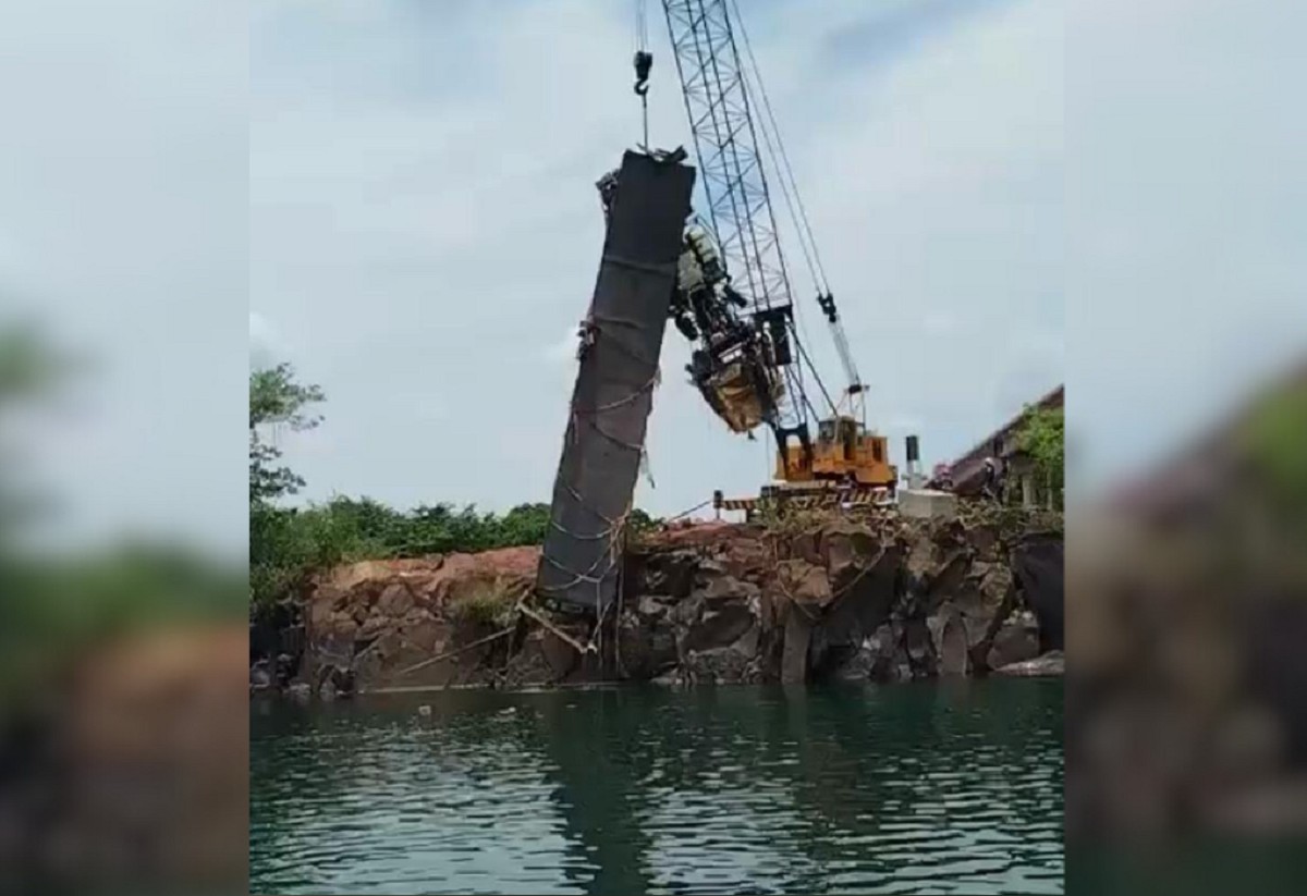 Caminhão que Registrou Queda da Ponte JK Transportava Agrotóxicos e Foi Retirado do Rio Tocantins