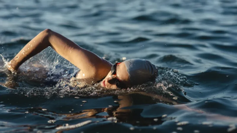 Estudo Revela Superioridade da Natação em Relação à Corrida para a Saúde Cardíaca