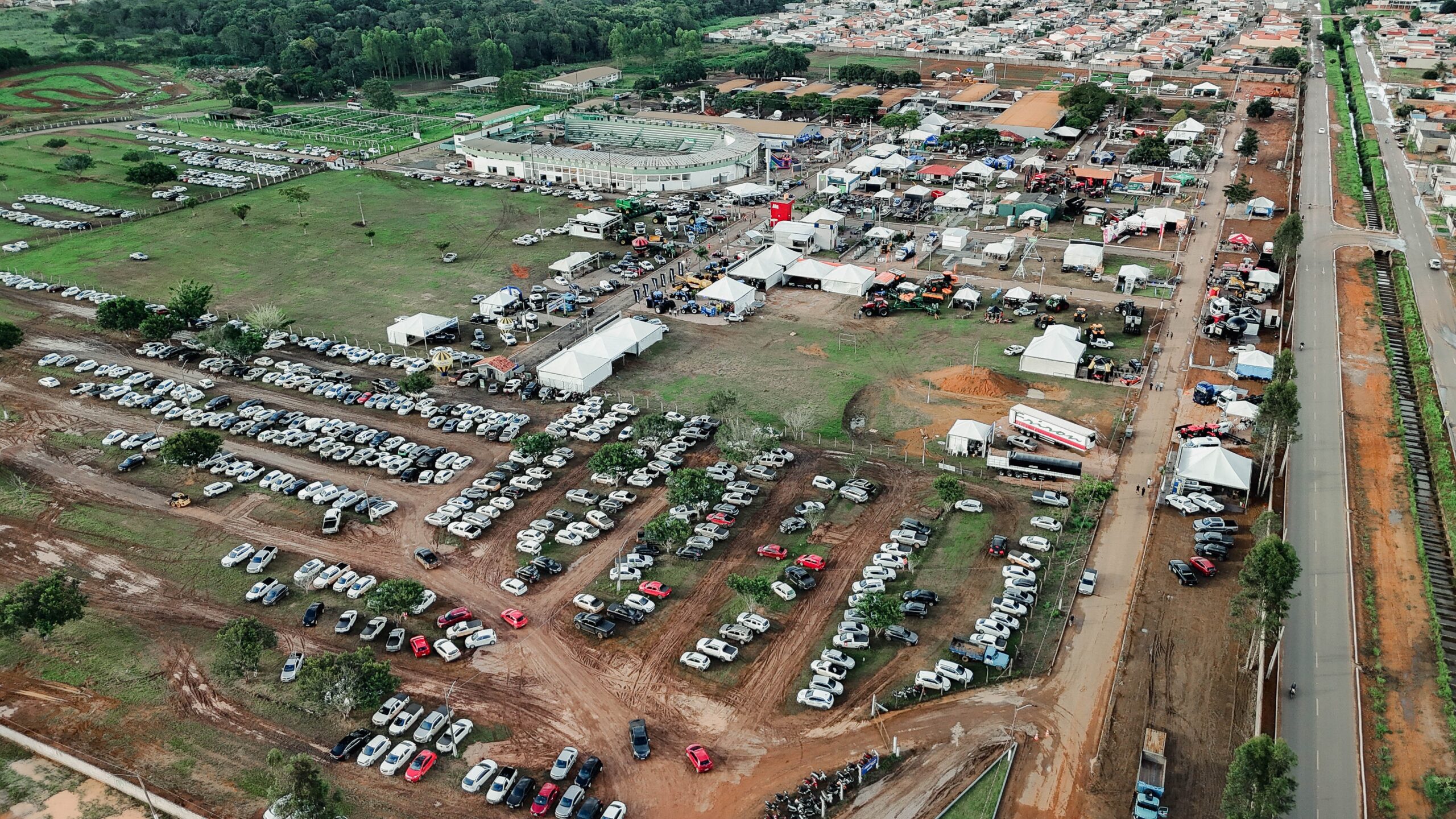 ExpoVilhena: Quatro Dias de Negócios e Entretenimento com Apoio do Sicoob Credisul