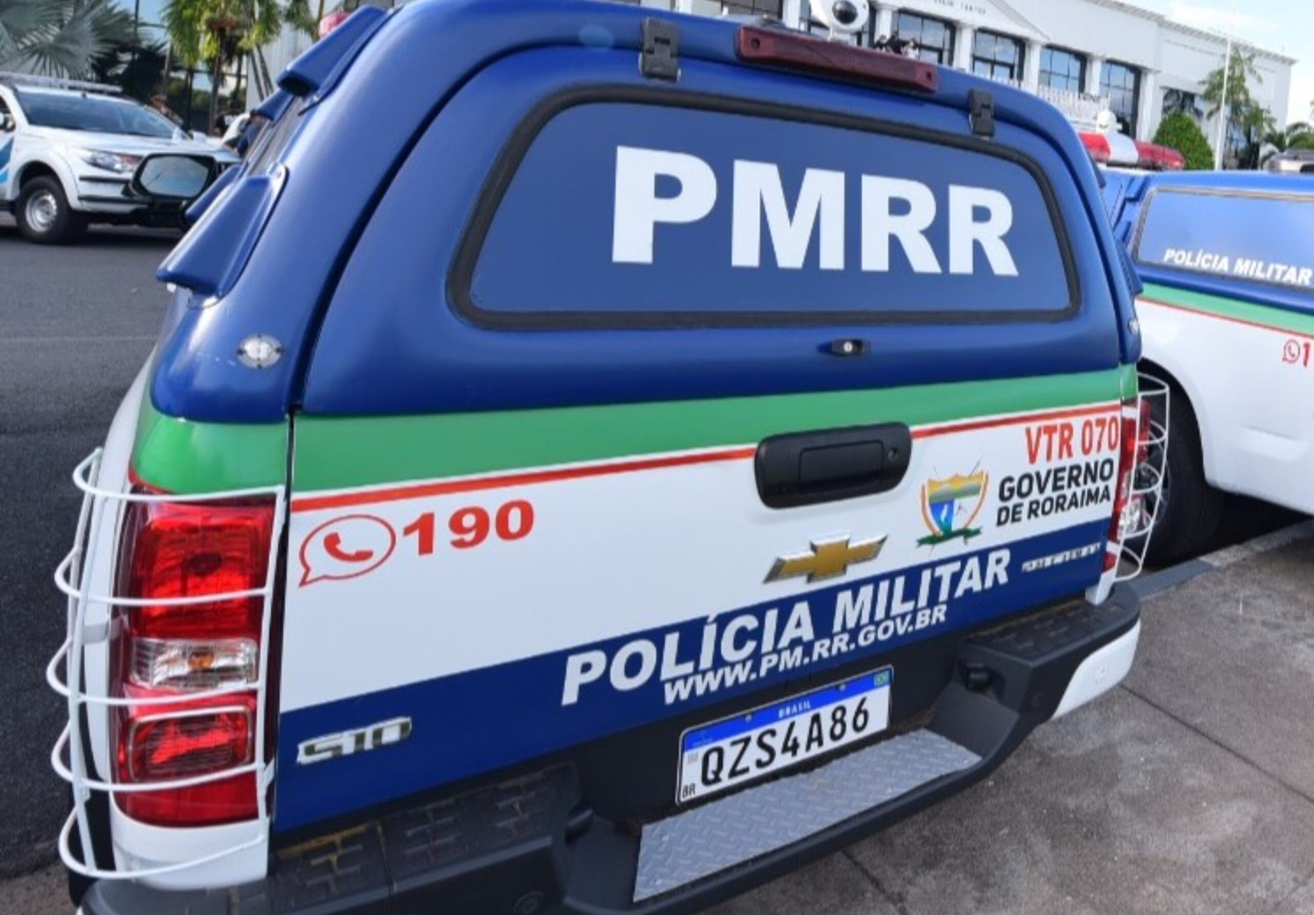 Homem é Detido em Normandia por Suspeita de Estupro da Própria Neta