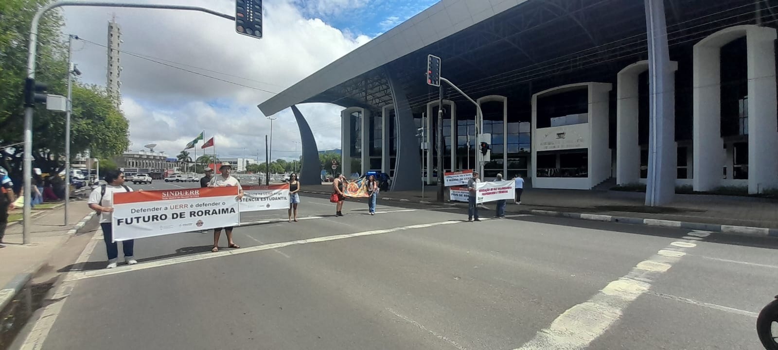 Professores de Roraima Realizam Paralisação por Reajuste Salarial