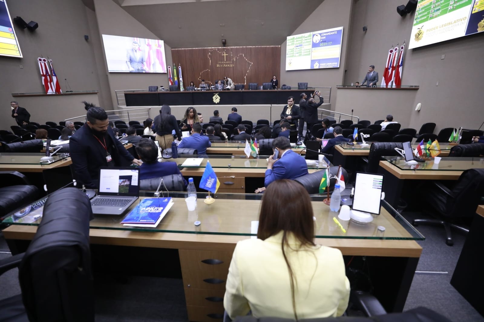 Aprovação de Empréstimo de R$ 3,2 Bilhões no Orçamento do Amazonas para 2026