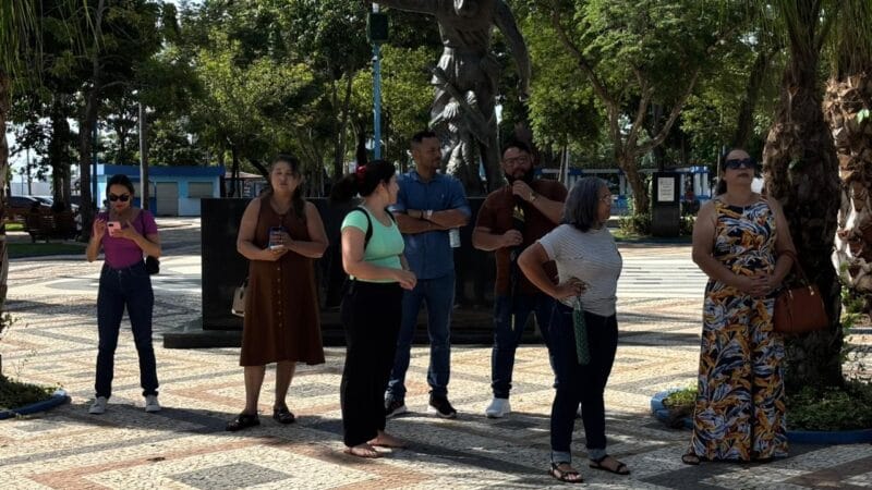 Profissionais da Educação de Rio Branco Realizam Protesto por Reajuste Salarial