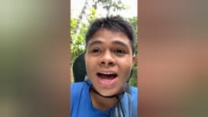 Jovem de Terra Santa Viraliza com Vídeo de Canto e Pedalada