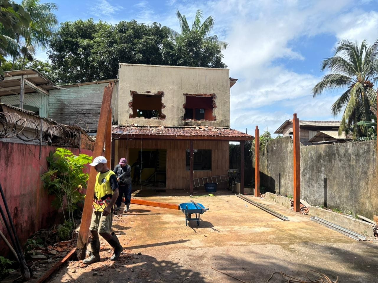 Demolição de Casas no Aturiá: Moradores Enfrentam Desafios Durante Processo de Remoção