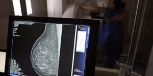 Nova Lei Garante Folgas para Exames Preventivos de Câncer e HPV