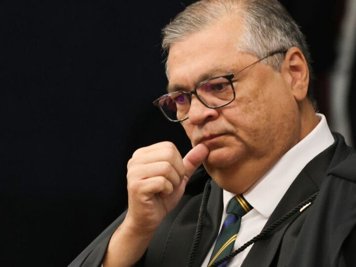 Ministro Flávio Dino Vota Contra Proibição de Cotas Raciais em SC