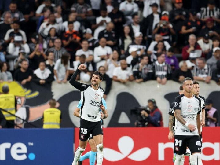 Corinthians Mantém 100% de Aproveitamento na Copa Libertadores com Vitória sobre Santa Fe