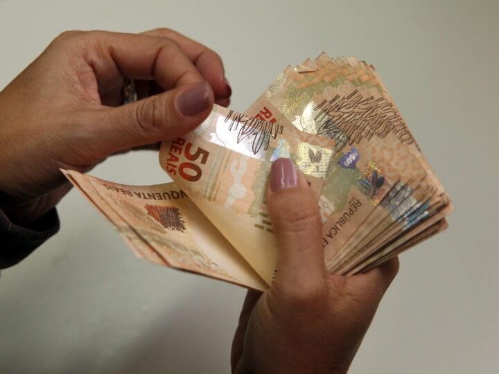 Inadimplência no Acre em Fevereiro: Números Abaixo da Média Nacional