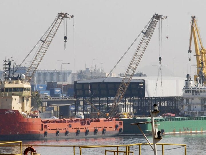 TRF2 Mantém Liminar que Suspende Imposto de Exportação de Petróleo