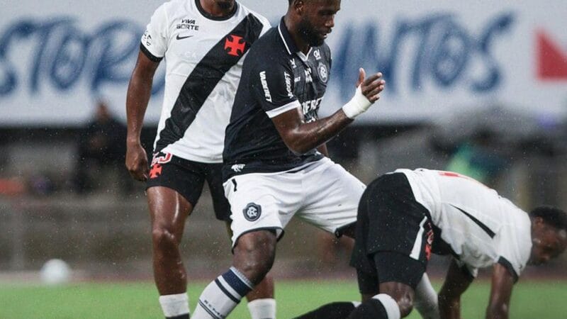 Remo e Vasco Empatam em Jogo Marcado por Atraso e Chuva no Brasileirão