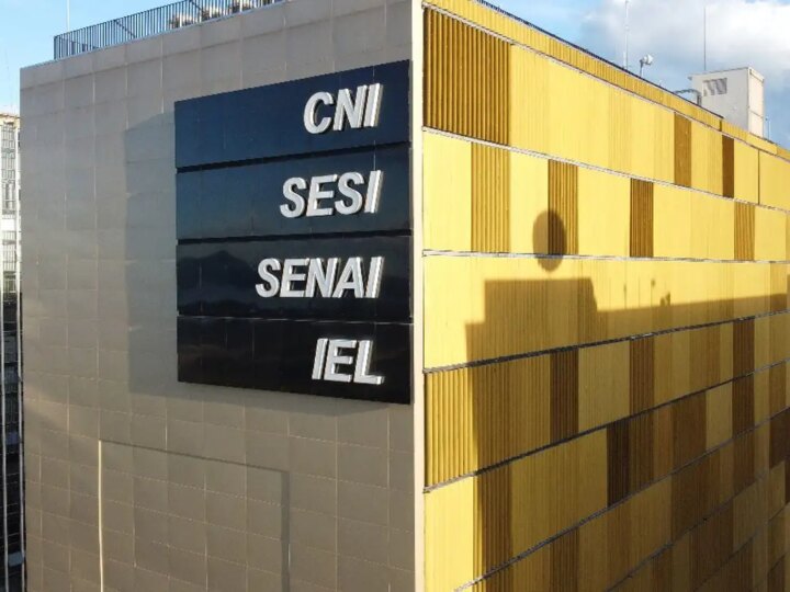 Confiança da Indústria Brasileira Chega ao Menor Nível Desde 2020